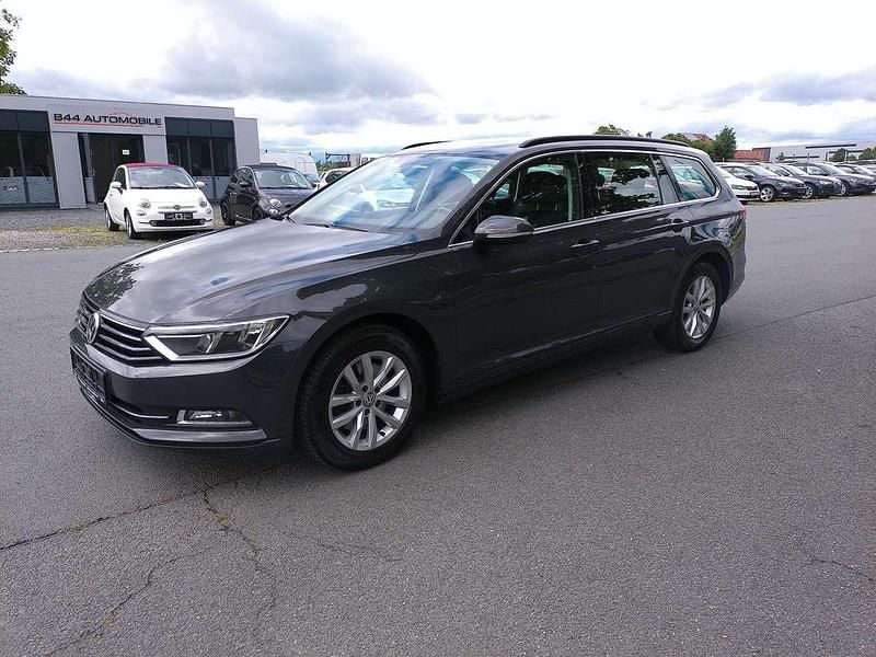 Uranograu/cinza urano Gebraucht 2018 VW Passat Comfortline Kombi | 13.590 € (Guter Preis) - Bild 1/4