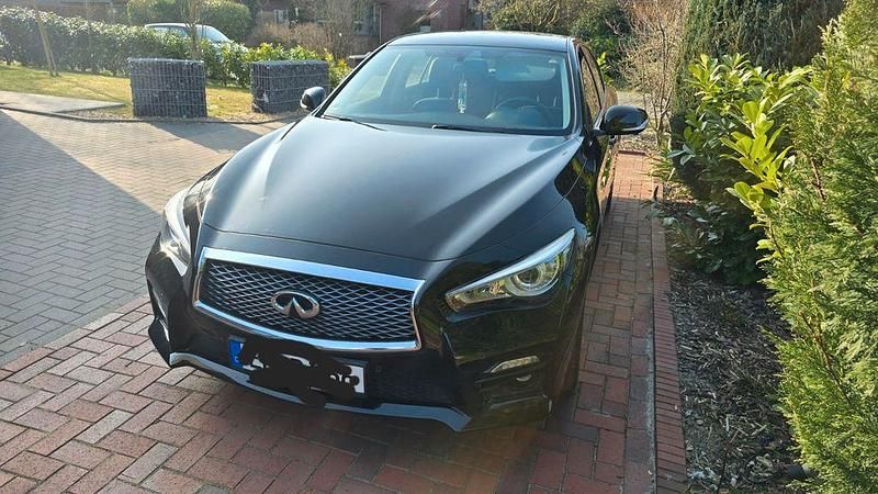 Gebraucht Infiniti Q50 Sport Tech 170 PS (125 kW) 2016 Schwarz Limousine