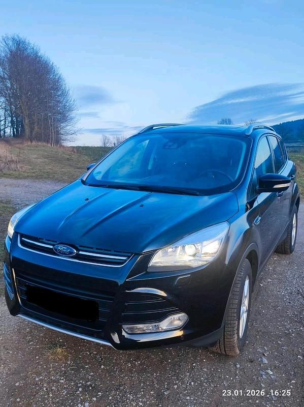 Gebraucht Ford Kuga 163 PS (119 kW) 2013 Schwarz SUV