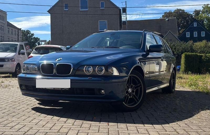 Blau Gebraucht 2002 BMW 525 M Sport Kombi | 6.500 € (Etwas zu teuer) - Bild 1/4