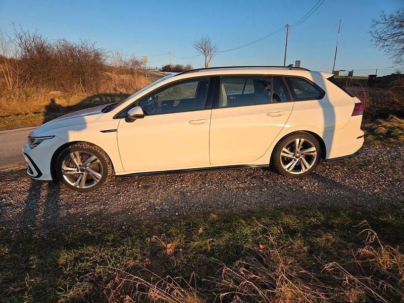 Gebraucht VW Golf VIII R-line 190 PS (139 kW) 2022 Weiß Kombi