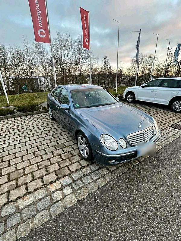 Gebraucht Mercedes E320 224 PS (164 kW) 2003 Blau Limousine
