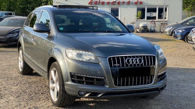 Grau Gebraucht 2012 Audi Q7 Ambiente SUV | 14.890 € (Guter Preis) - Bild 1/4
