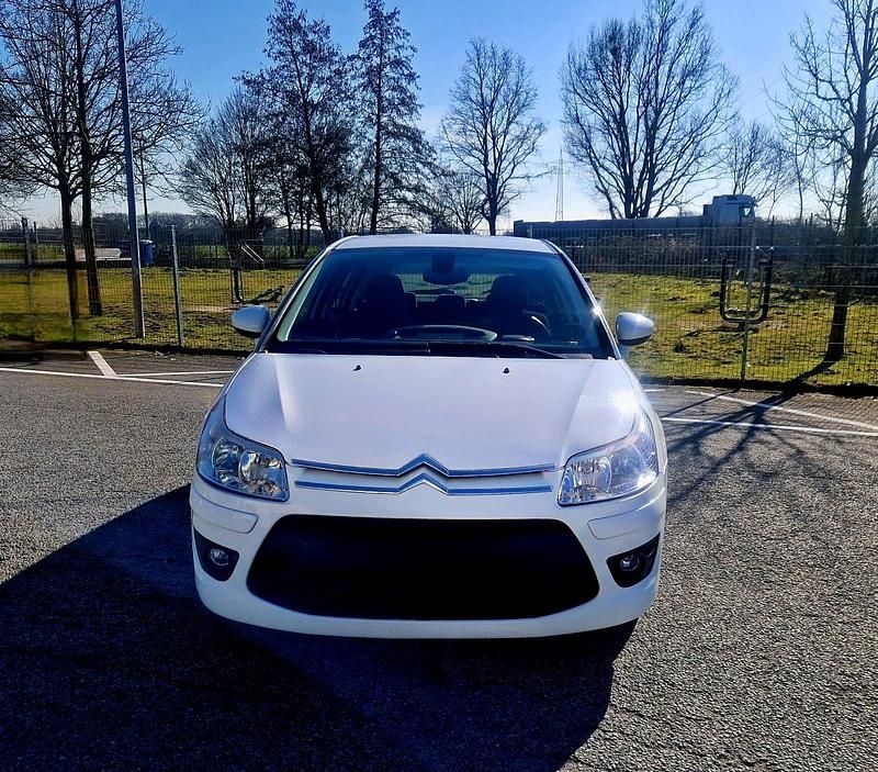 Gebraucht Citroën C4 90 PS (66 kW) 2010 Weiß Limousine
