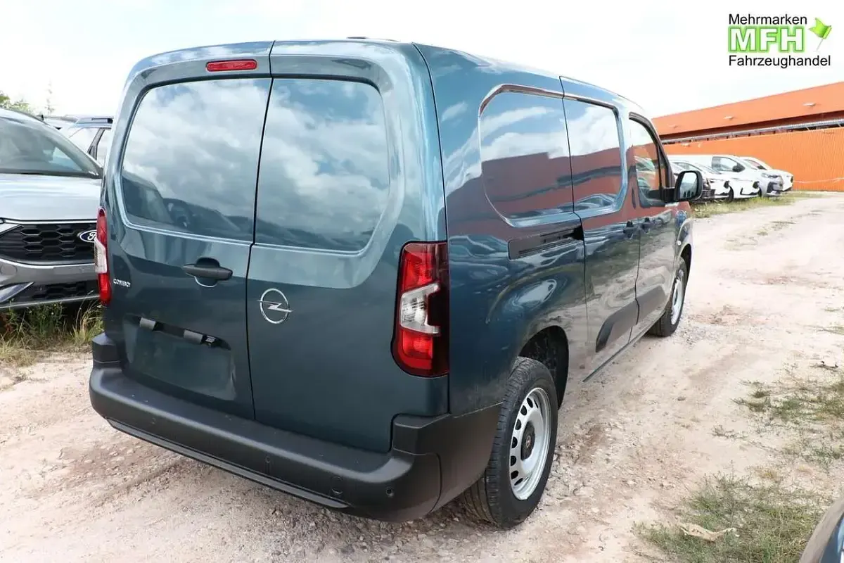 Neu Opel Combo S 131 PS (96 kW) 2026 Libeccio blau Van / Kleinbus