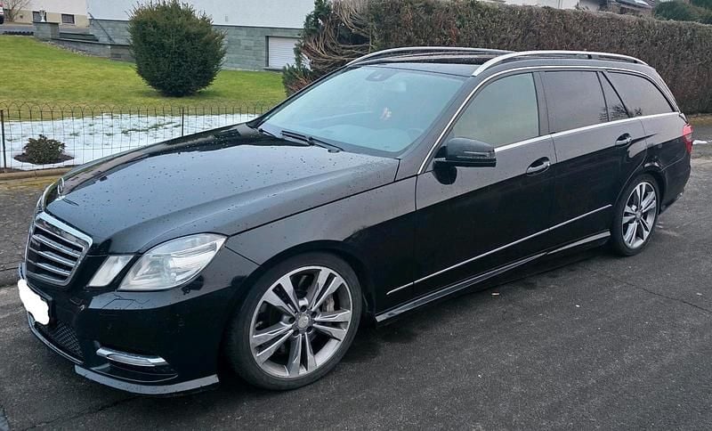 Gebraucht Mercedes E500 Avantgarde 408 PS (300 kW) 2012 Schwarz Kombi