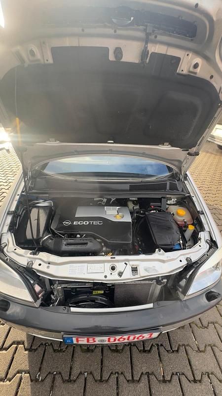 Silber Gebraucht 2003 Opel Zafira Kombi | 3.000 € (Etwas zu teuer) - Bild 1/4