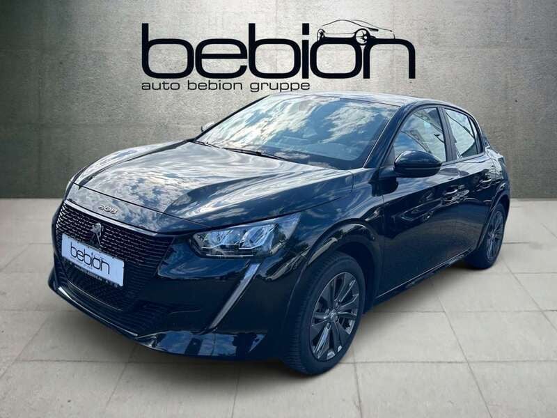 Gebraucht Peugeot e-208 Active 100 kW (136 PS) 2022 Lackierung schwarz perla nera/ Kleinwagen