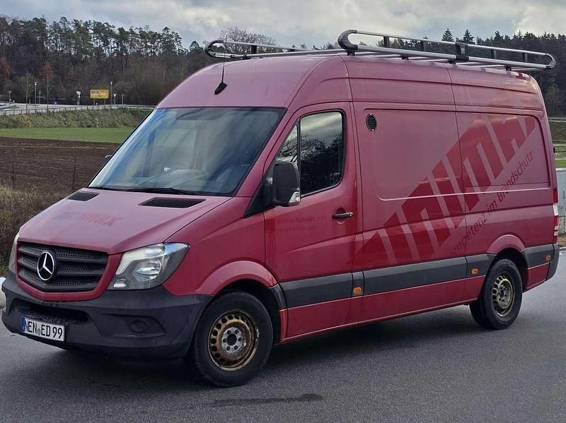 Rot Gebraucht 2018 Mercedes Sprinter Van | 15.800 € - Bild 1/4