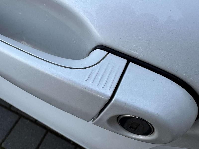 Gebraucht BMW 120 Sport Line 177 PS (130 kW) 2015 Mineralweiss metallic Kleinwagen