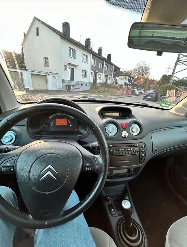 Blau Gebraucht 2004 Citroën C3 Limousine | 950 € (Fairer Preis) - Bild 1/4