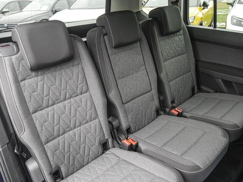 Gebraucht VW Touran Comfortline 150 PS (110 kW) 2024 Blau Van / Kleinbus