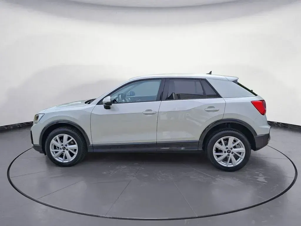 Second-hand Audi Q2 Advanced Plus 150 CP (110 kW) 2025 Argintiu SUV