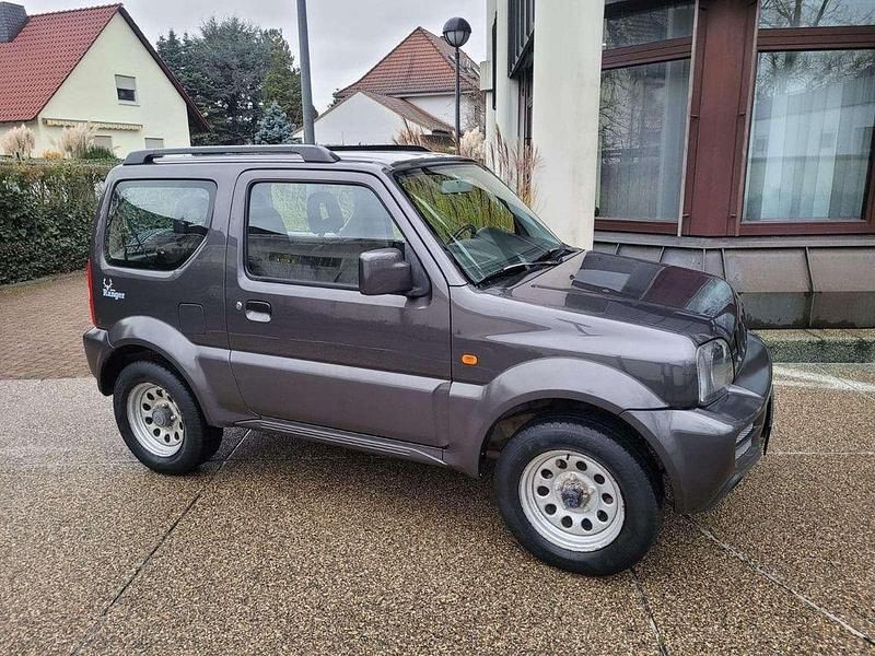 Gebraucht Suzuki Jimny Ranger 86 PS (63 kW) 2011 Grau SUV