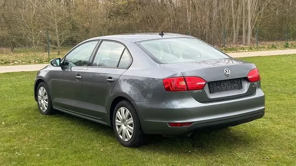 Brugt VW Jetta 105 HK (77 kW) 2011 Grå Sedan