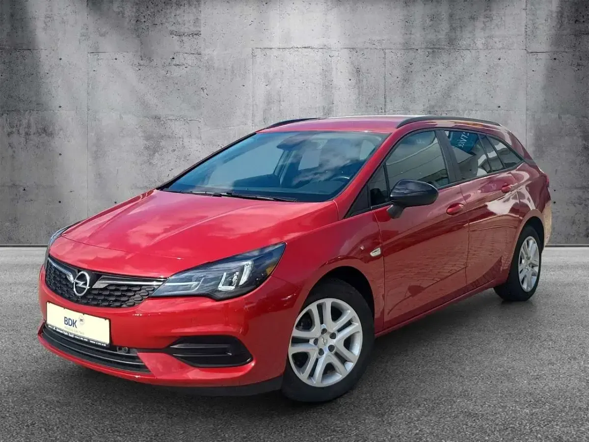 Usata Opel Astra Edition 122 CV (89 kW) 2022 Rosso Utilitaria