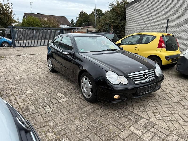 Schwarz Gebraucht 2007 Mercedes C200 Kleinwagen | 1.999 € - Bild 1/4
