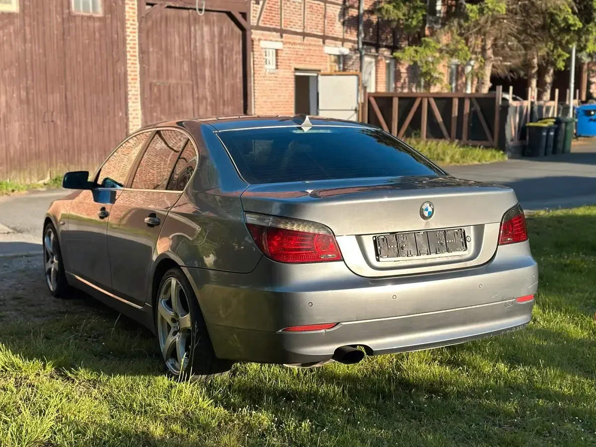 Gebraucht BMW 520 150 PS (110 kW) 2007 Silber Limousine
