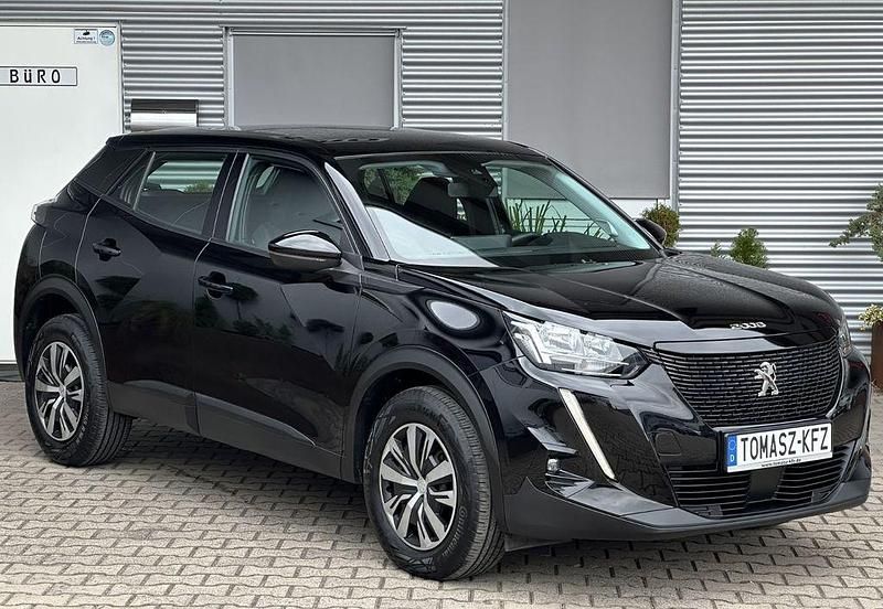Diamantschwarz Gebraucht 2022 Peugeot 2008 Active SUV | 17.950 € (Superpreis) - Bild 1/4