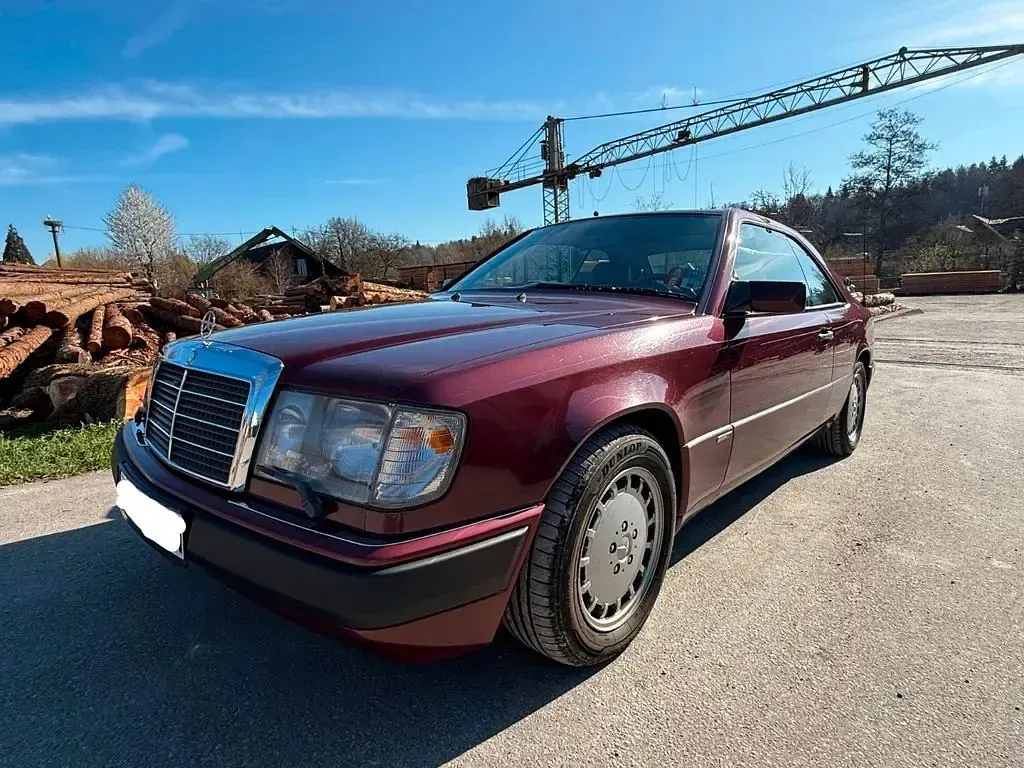 Second-hand Mercedes E300 Sportline 179 CP (131 kW) 1990 Roșu