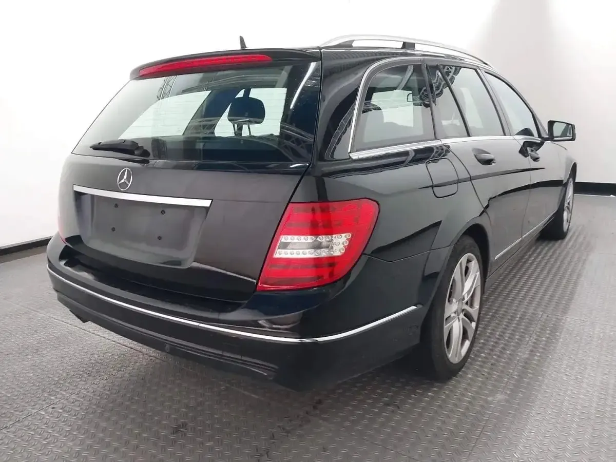 Gebraucht Mercedes C180 120 PS (88 kW) 2011 Schwarz Kombi
