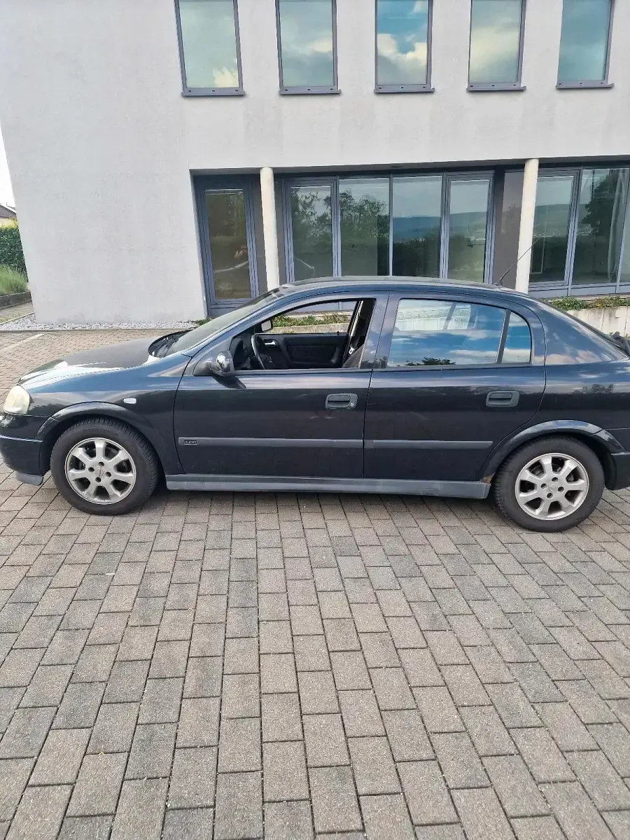 Gebraucht Opel Astra 101 PS (74 kW) 2001 Schwarz Limousine