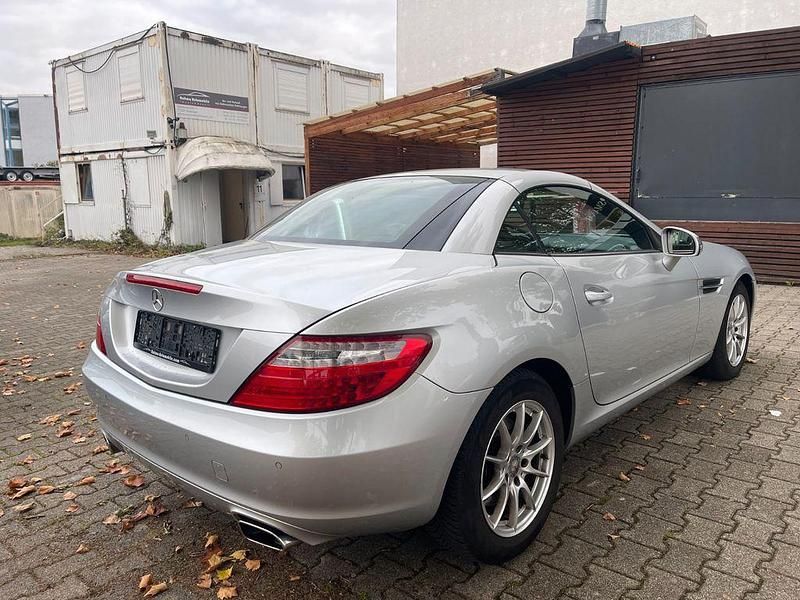 Gebraucht Mercedes SLK200 184 PS (135 kW) 2012 Iridiumsilber Cabrio