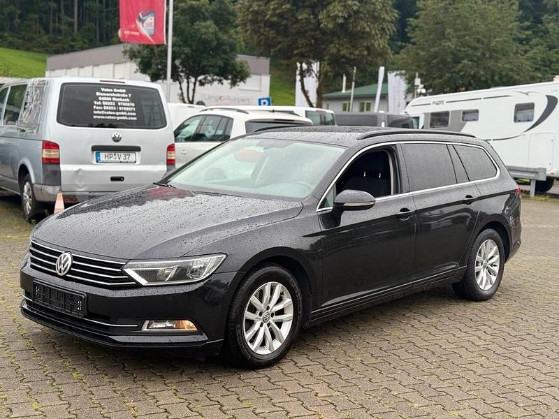 Schwarz Gebraucht 2015 VW Passat Trendline Kombi | 8.490 € (Guter Preis) - Bild 1/4