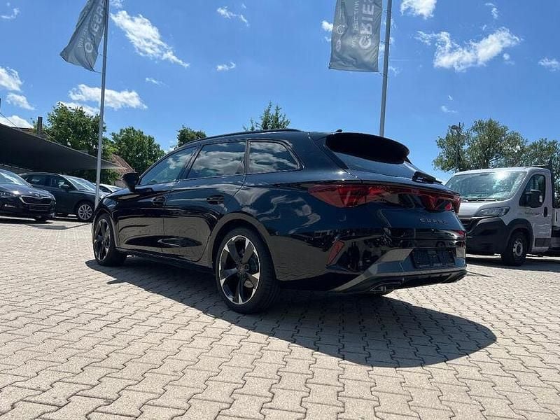 Neu Cupra Leon 150 PS (110 kW) 2025 Magnetic schwarz metallic Kombi