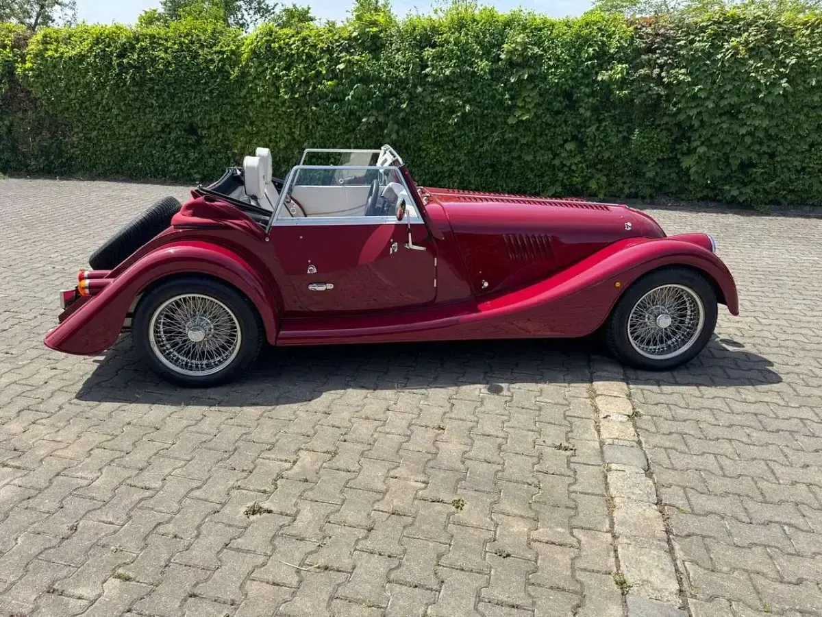 Gebraucht Morgan Plus 258 PS (189 kW) 2025 Rot Cabrio