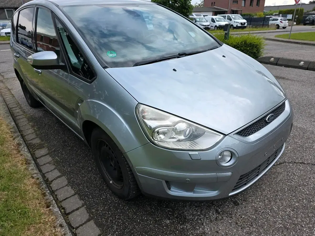 Gebraucht Ford S-MAX Titanium 140 PS (102 kW) 2006 Cosmicsilber metallic Van / Kleinbus