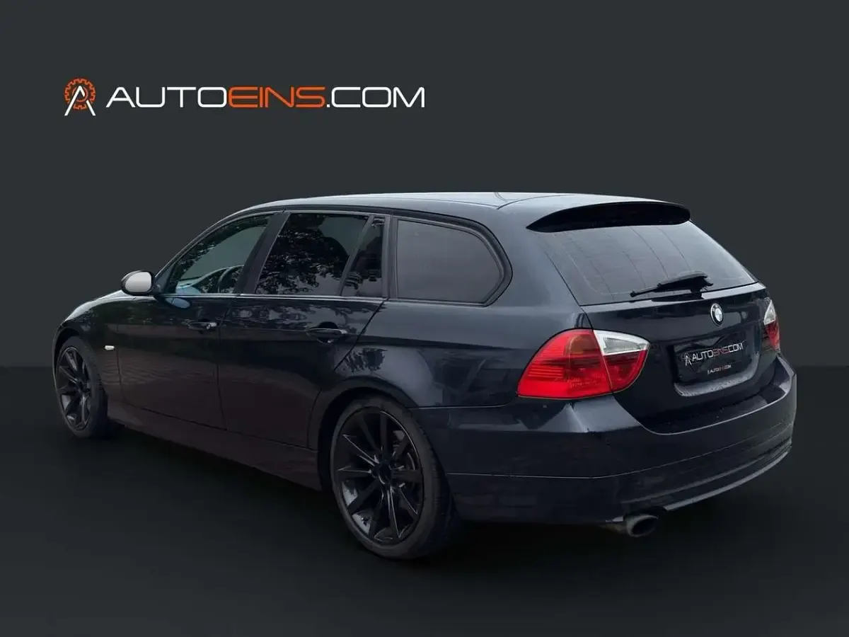 Gebraucht BMW 318 143 PS (105 kW) 2008 Schwarz Limousine