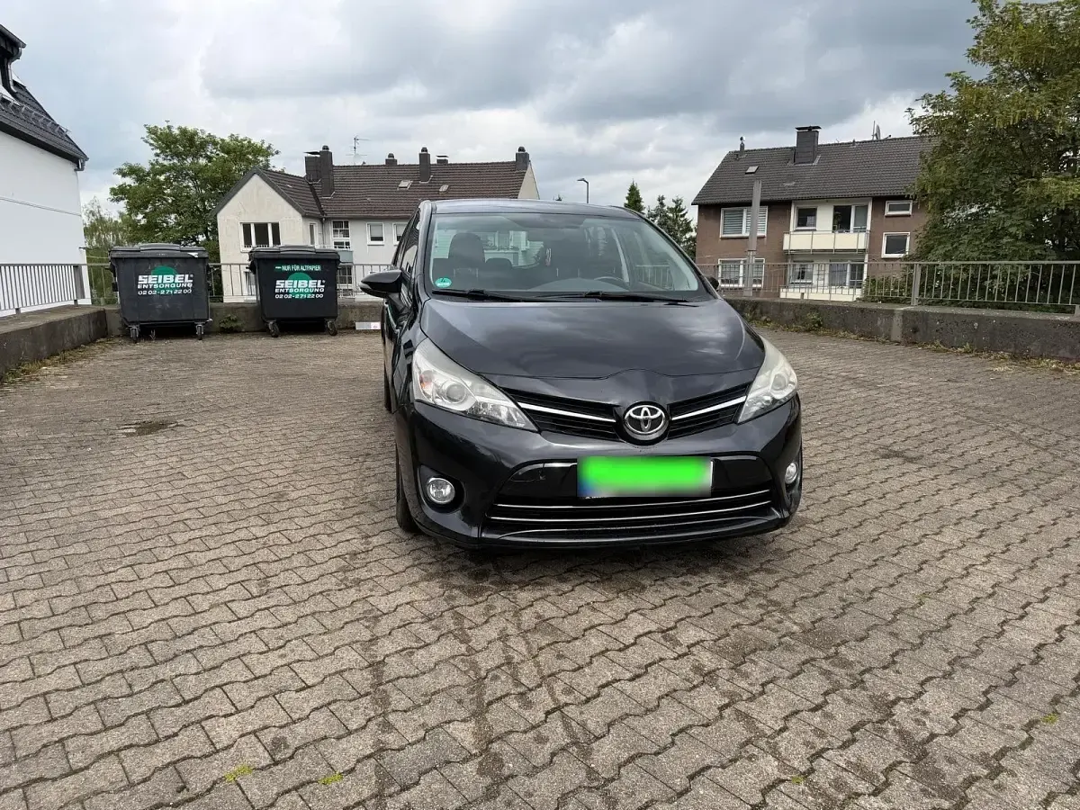 Gebraucht Toyota Verso-S 2014 Blau Van / Kleinbus