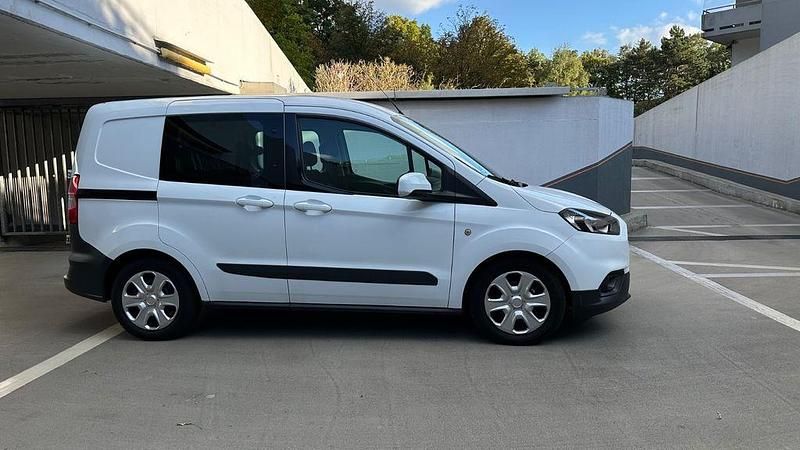 Gebraucht Ford Transit Trend 101 PS (74 kW) 2020 Weiß Kombi
