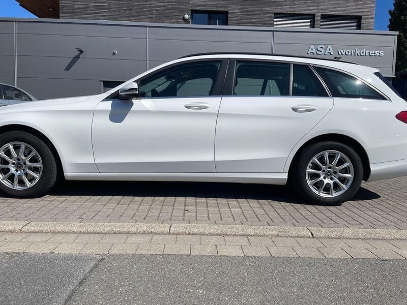 Weiß Gebraucht 2017 Mercedes C200 Kombi | 15.900 € (Fairer Preis) - Bild 1/4