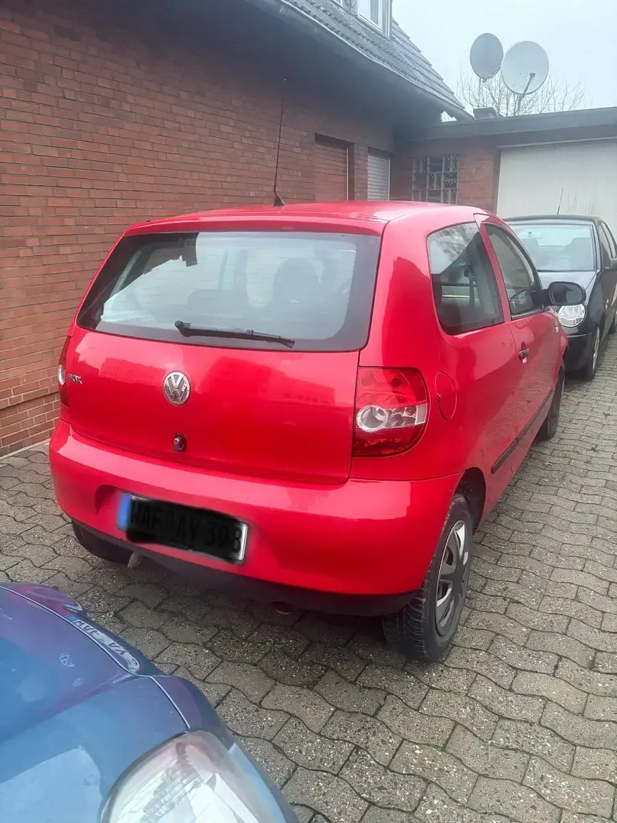 Używany VW Fox 55 KM (40 kW) 2007 Czerwony Hatchback