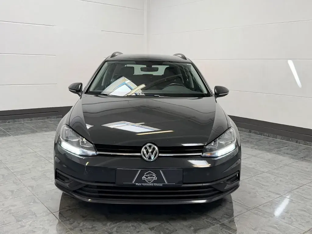 Gebraucht VW Golf VII Trendline 116 PS (85 kW) 2018 Grau Kombi