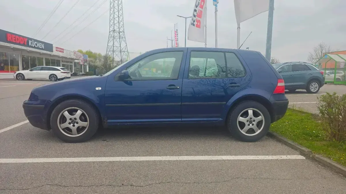 Używany VW Golf IV 105 KM (77 kW) 2003 Niebieski Hatchback