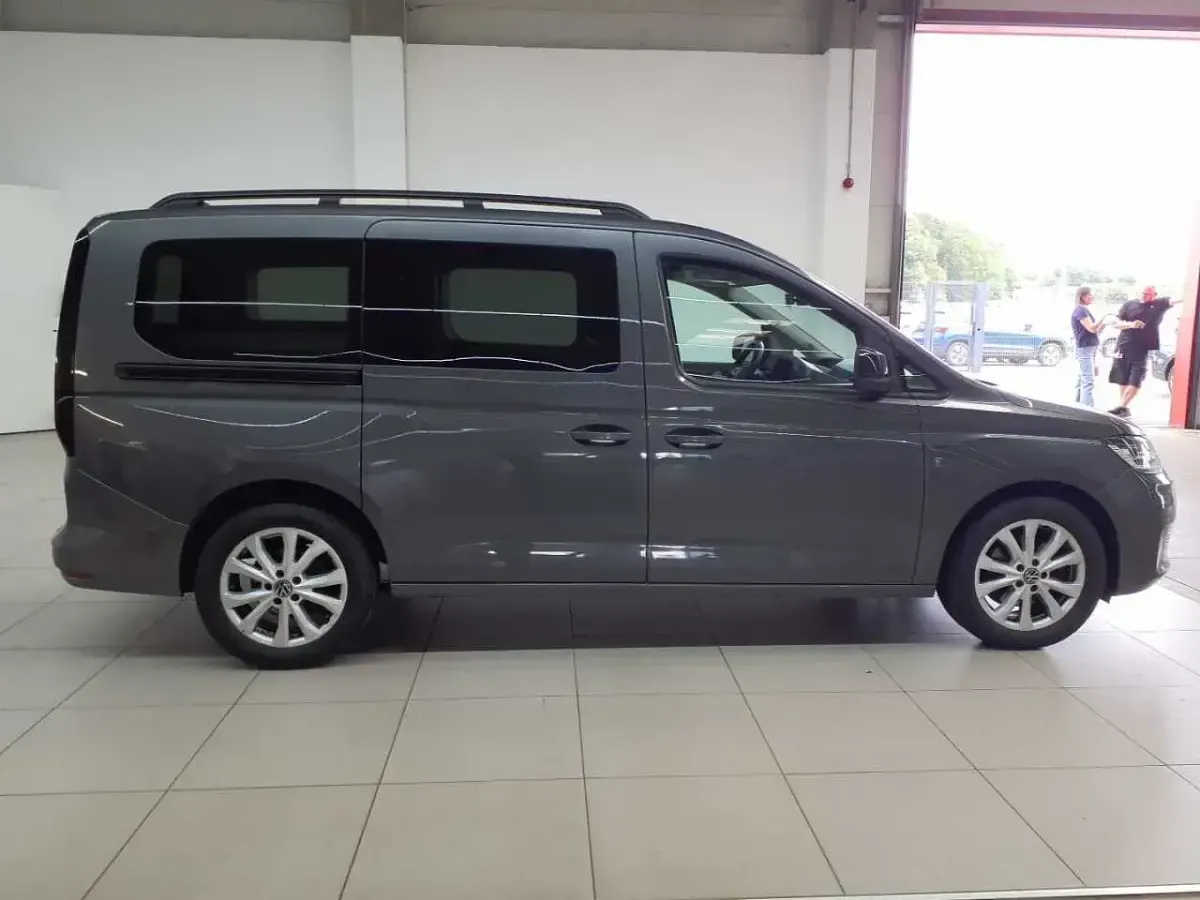 Gebraucht VW Caddy Maxi Life 122 PS (89 kW) 2022 Indiumgrau metallic Van / Kleinbus
