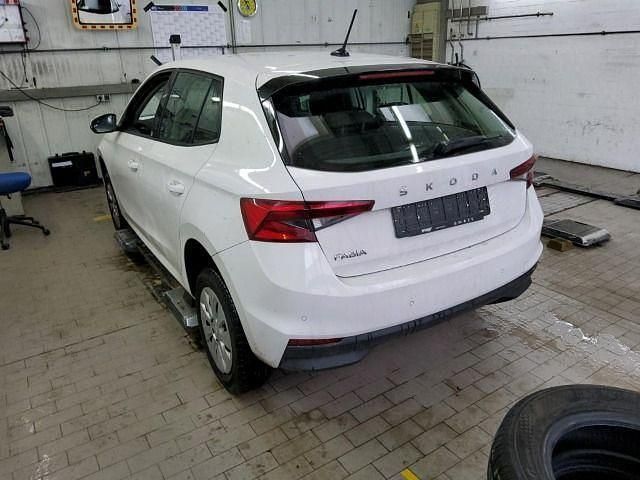 Gebraucht Skoda Fabia Active 65 PS (47 kW) 2022 Candyweiß Kleinwagen