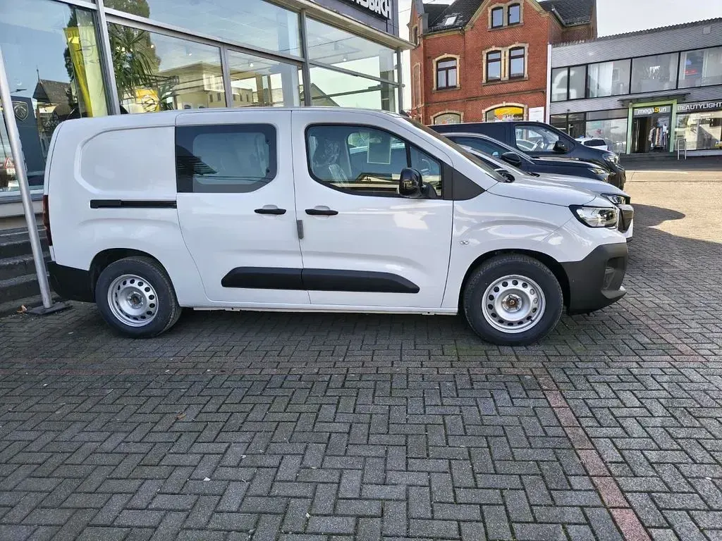 Neu Peugeot E-Partner 100 kW (136 PS) 2026 Weiss Van / Kleinbus