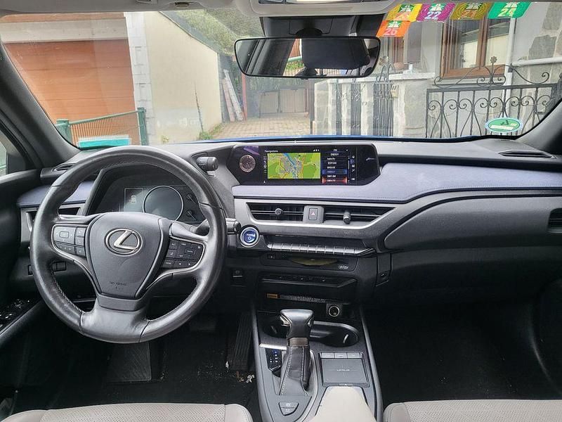 Gebraucht Lexus UX 250h E-FOUR Luxury Line 184 PS (135 kW) 2019 Blau SUV
