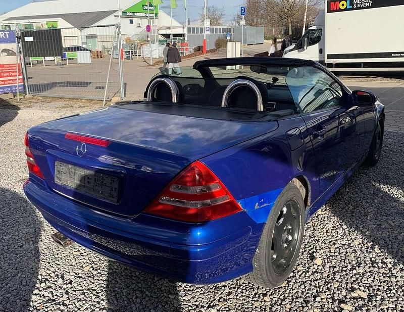 Gebraucht Mercedes SLK200 163 PS (119 kW) 2001 Blau Cabrio