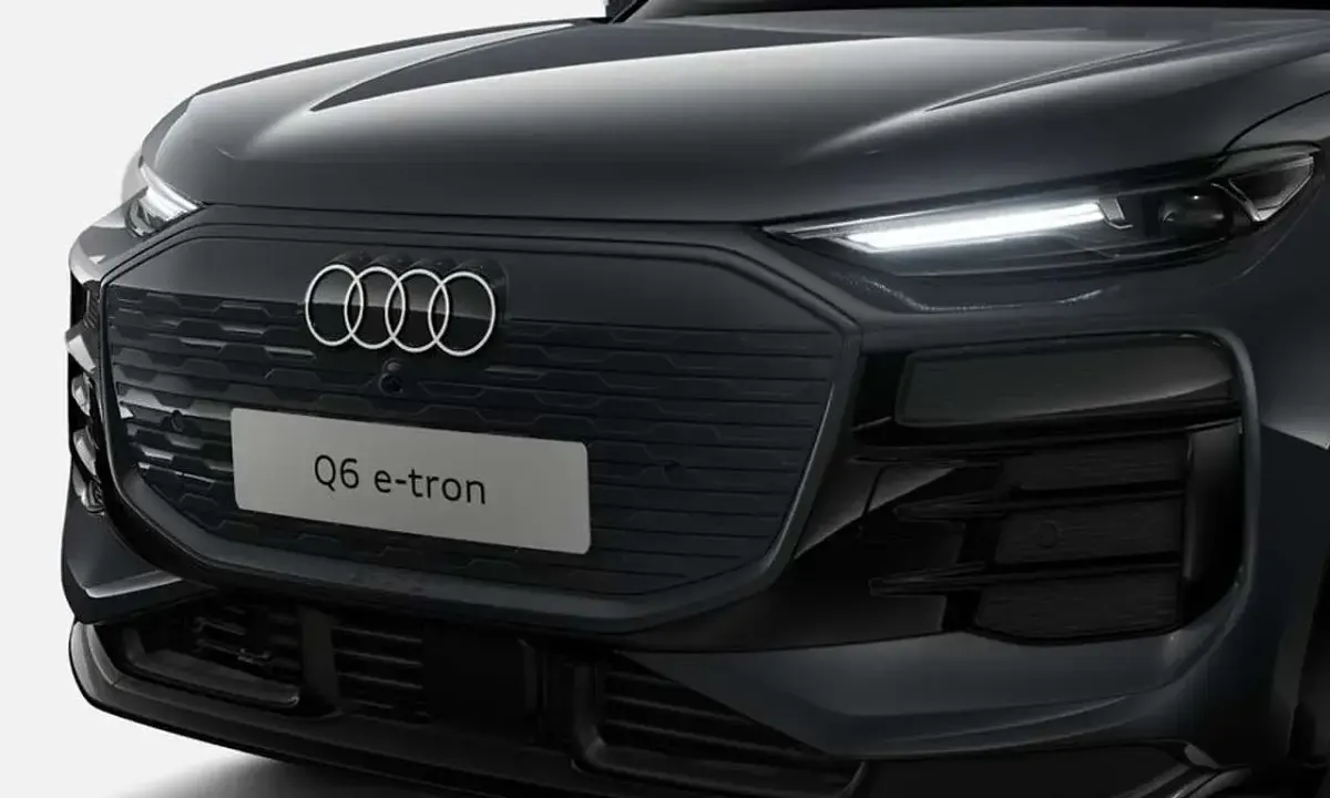 Nouă Audi Q6 e-tron Ambiente 185 kW (252 CP) 2026 Gri SUV