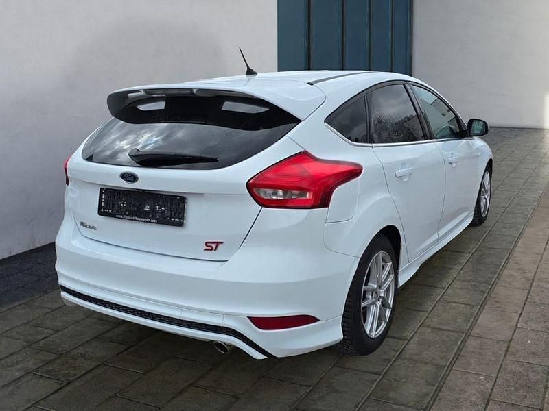 Gebraucht Ford Focus ST-Line 150 PS (110 kW) 2016 Weiß Limousine
