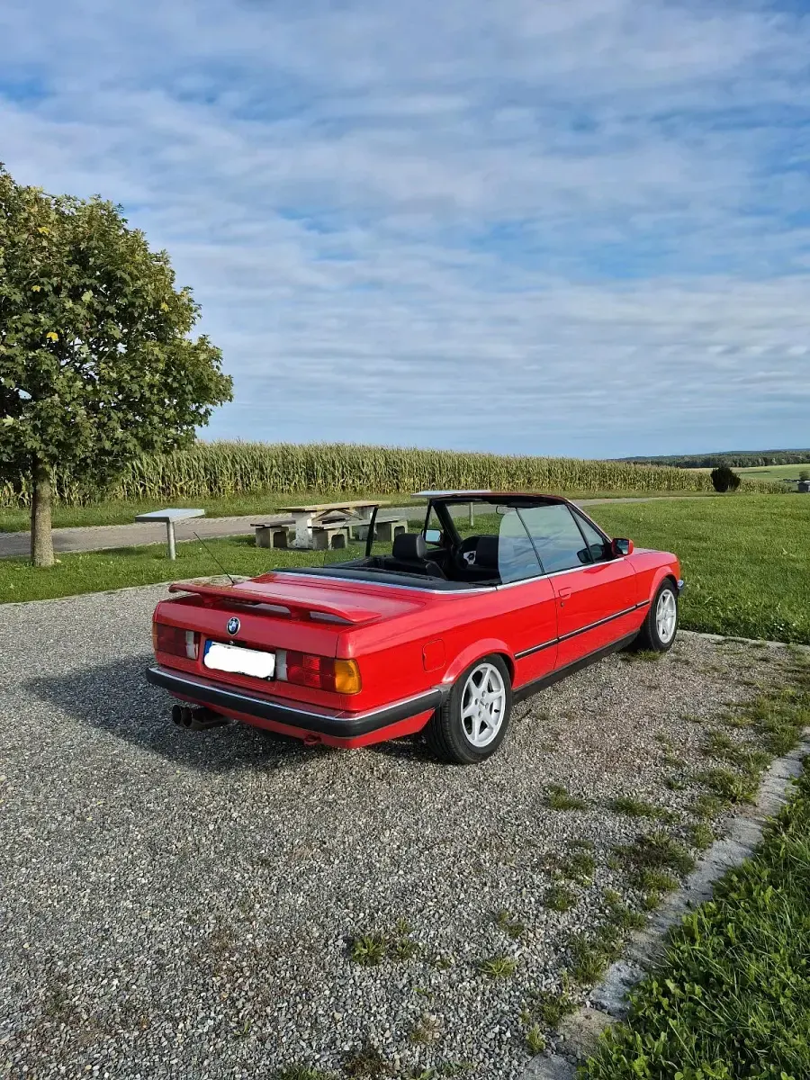 Gebraucht BMW 320 130 PS (95 kW) 1989 Rot Cabrio
