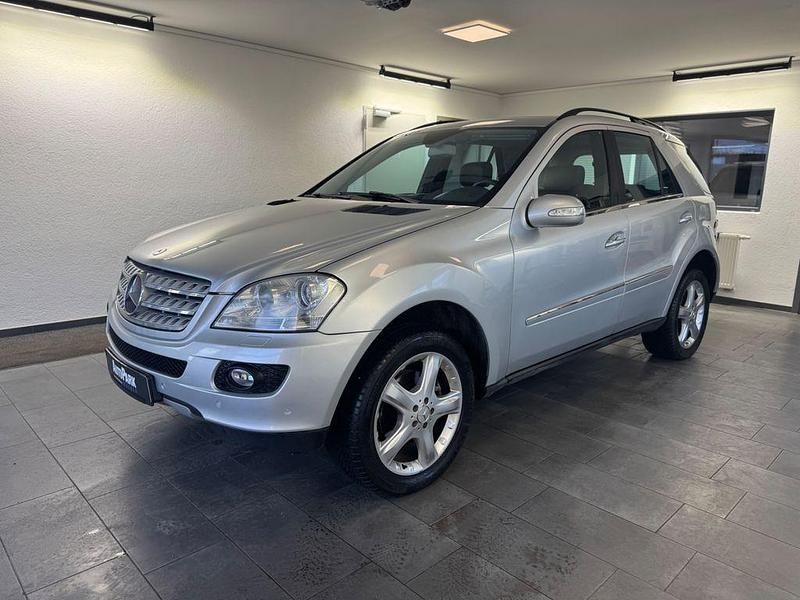 Gebraucht Mercedes ML320 224 PS (164 kW) 2007 Silber SUV