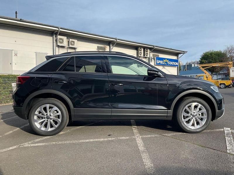 Neu VW T-Roc Life 150 PS (110 kW) 2025 Schwarz SUV