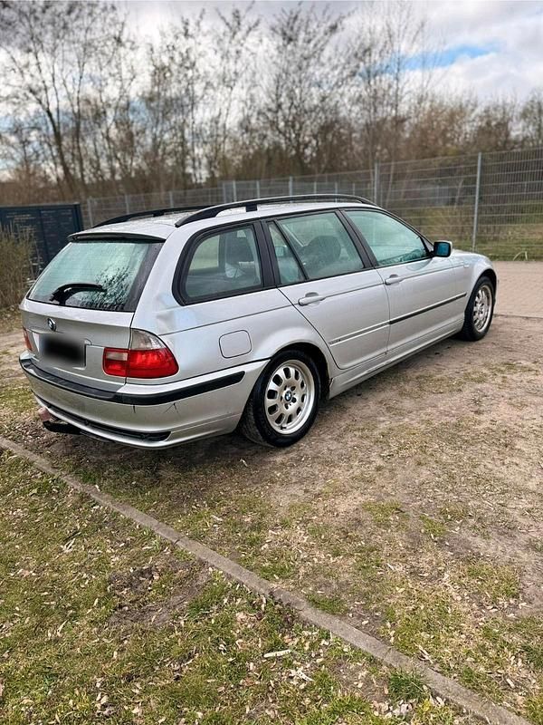 Gebraucht BMW 320 150 PS (110 kW) 2005 Silber Kombi