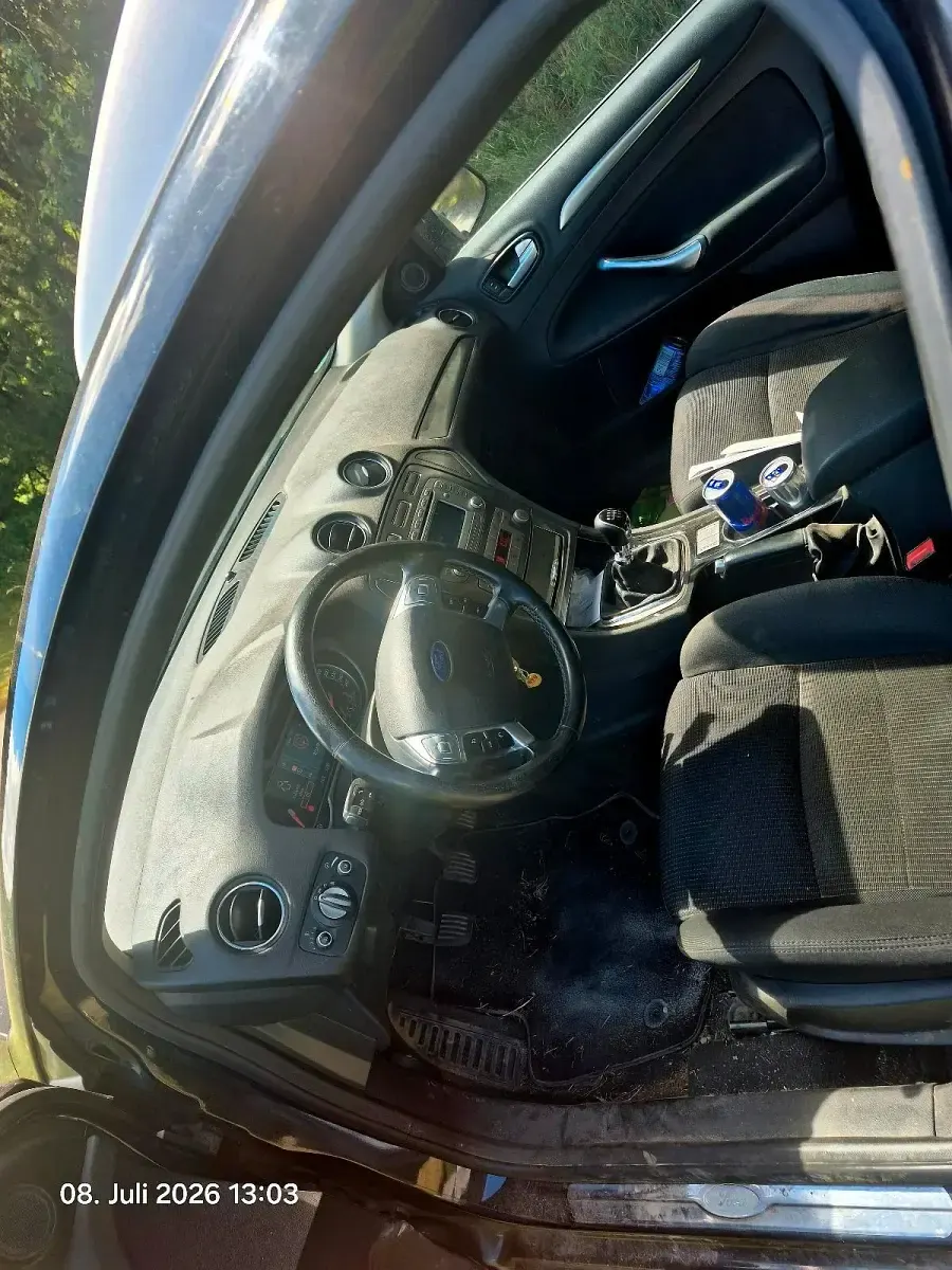 Gebraucht Ford Mondeo 140 PS (102 kW) 2010 Schwarz Kombi